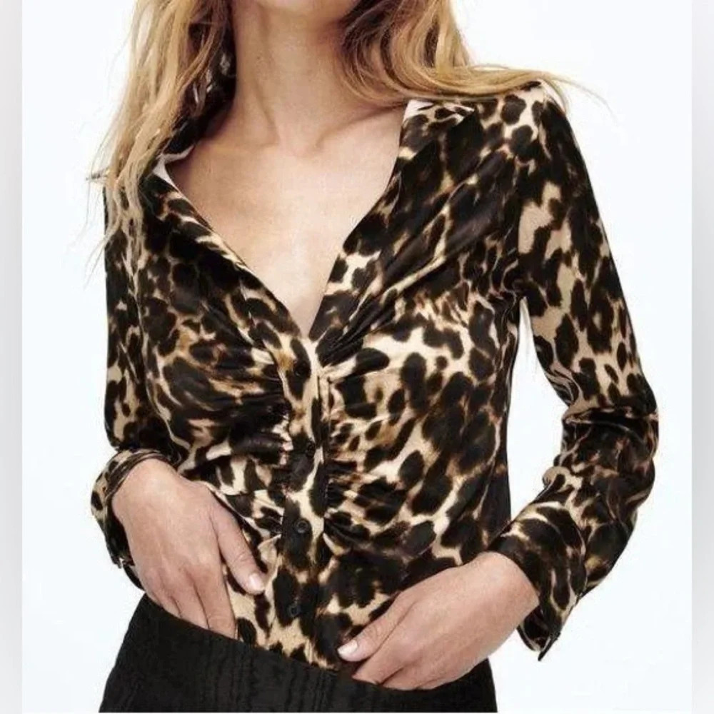 Zara Women’s Medium Satin Effect Ruched Button Down‎ Blouse Leopard Print V Neck